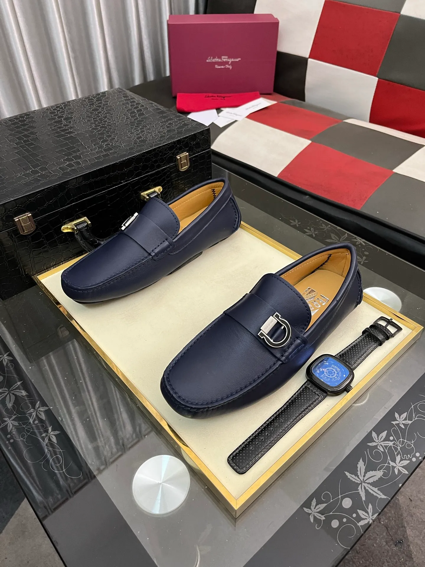 Men's shoes 💰560⌚️⌚️ Ferragamo [Ferragamo] new high-end quality framed shoes. The style is luxurious and elegant, with equal emphasis on practicality and style. We pay special attention to quality and details. The shoe last leather, workmanship and comfort are not inferior! Material: Imported first-layer soft cowhide leather upper ➕Genuine leather lining, code number: 38-446️⃣colors available